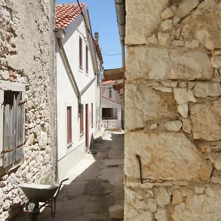 8047a * Susak